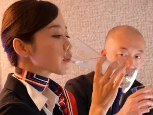 Cô gái tóc vàng đang thủ dâm cận cảnh