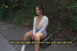Cô nhân viên thiếu thốn "tình cảm" và tên quản lý già may mắn