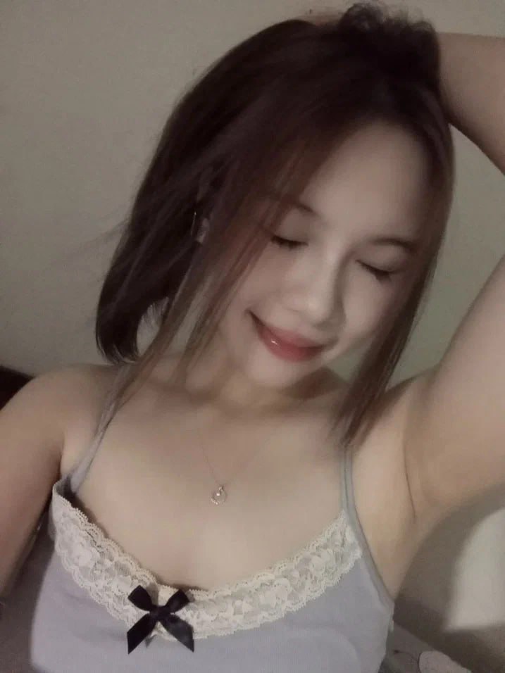 Dâm nữ gạ anh rể ngủ chung, địt nhau với người giao hàng